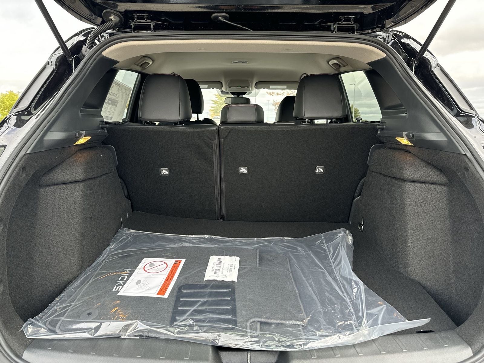 2026 Nissan Kicks SR AWD Cold Weather Package