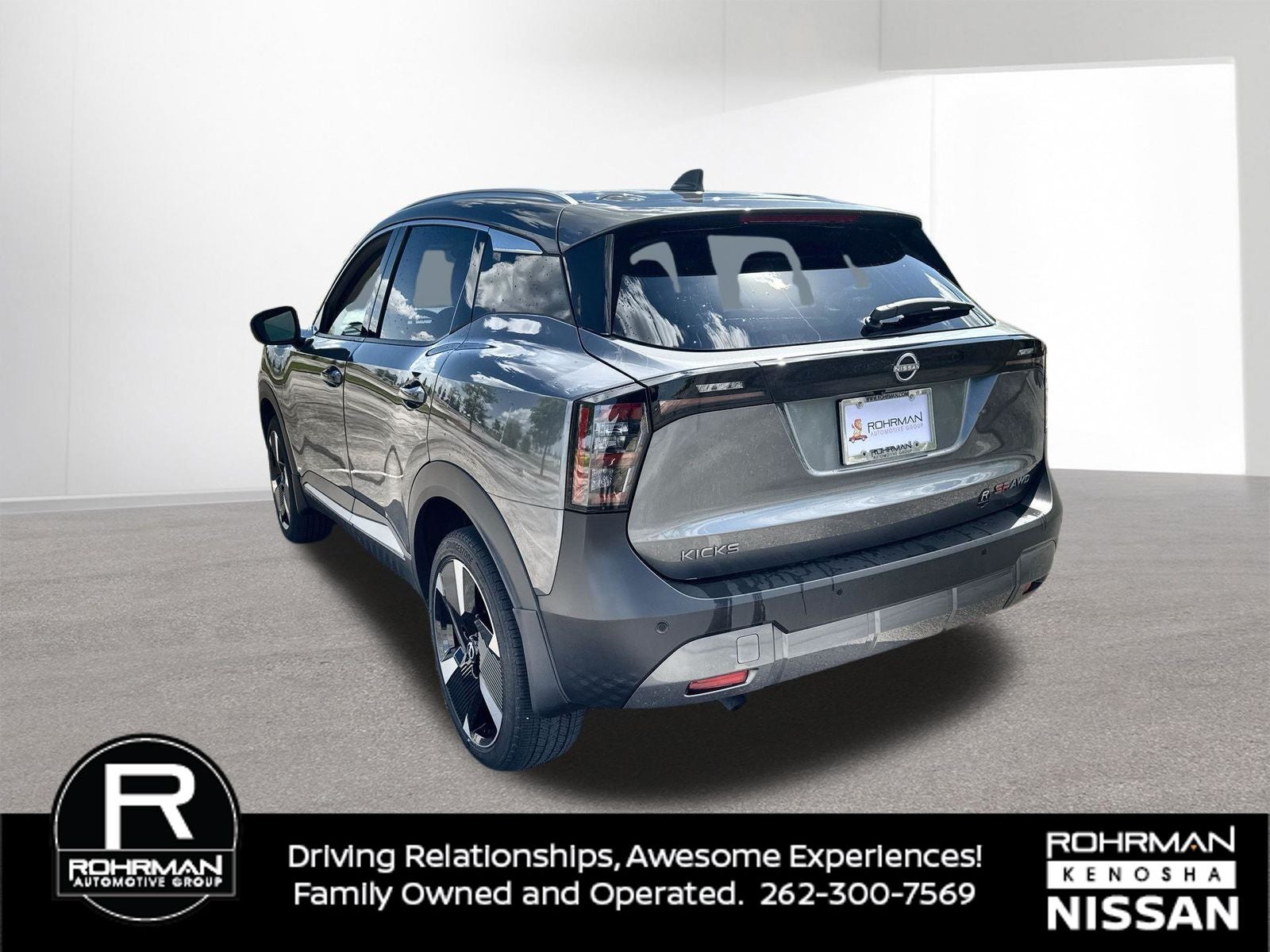 2025 Nissan Kicks SR