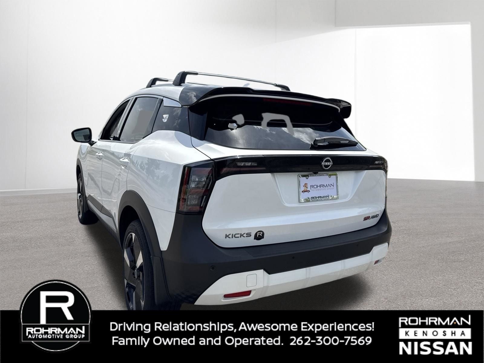 2025 Nissan Kicks SR