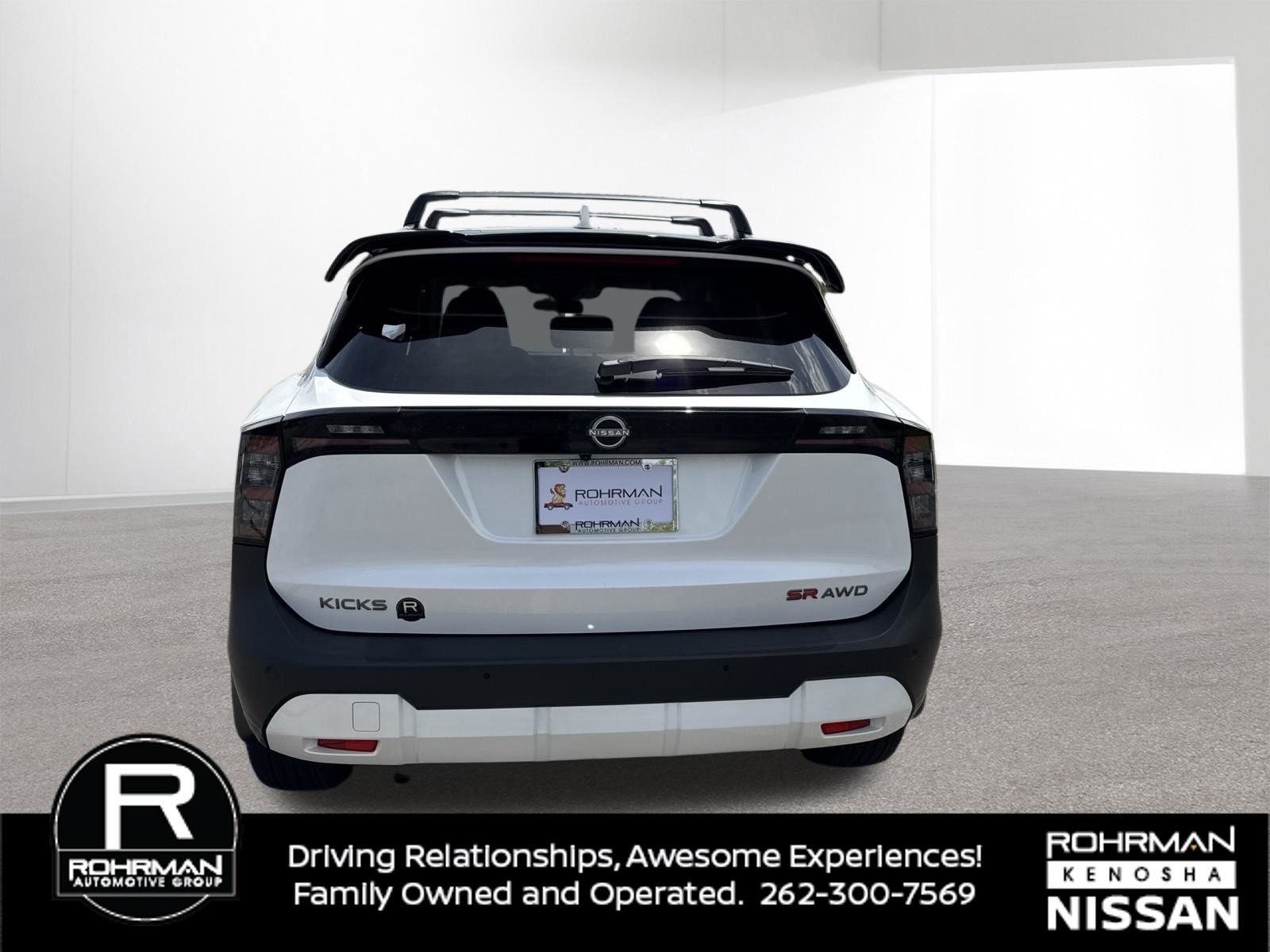 2025 Nissan Kicks SR