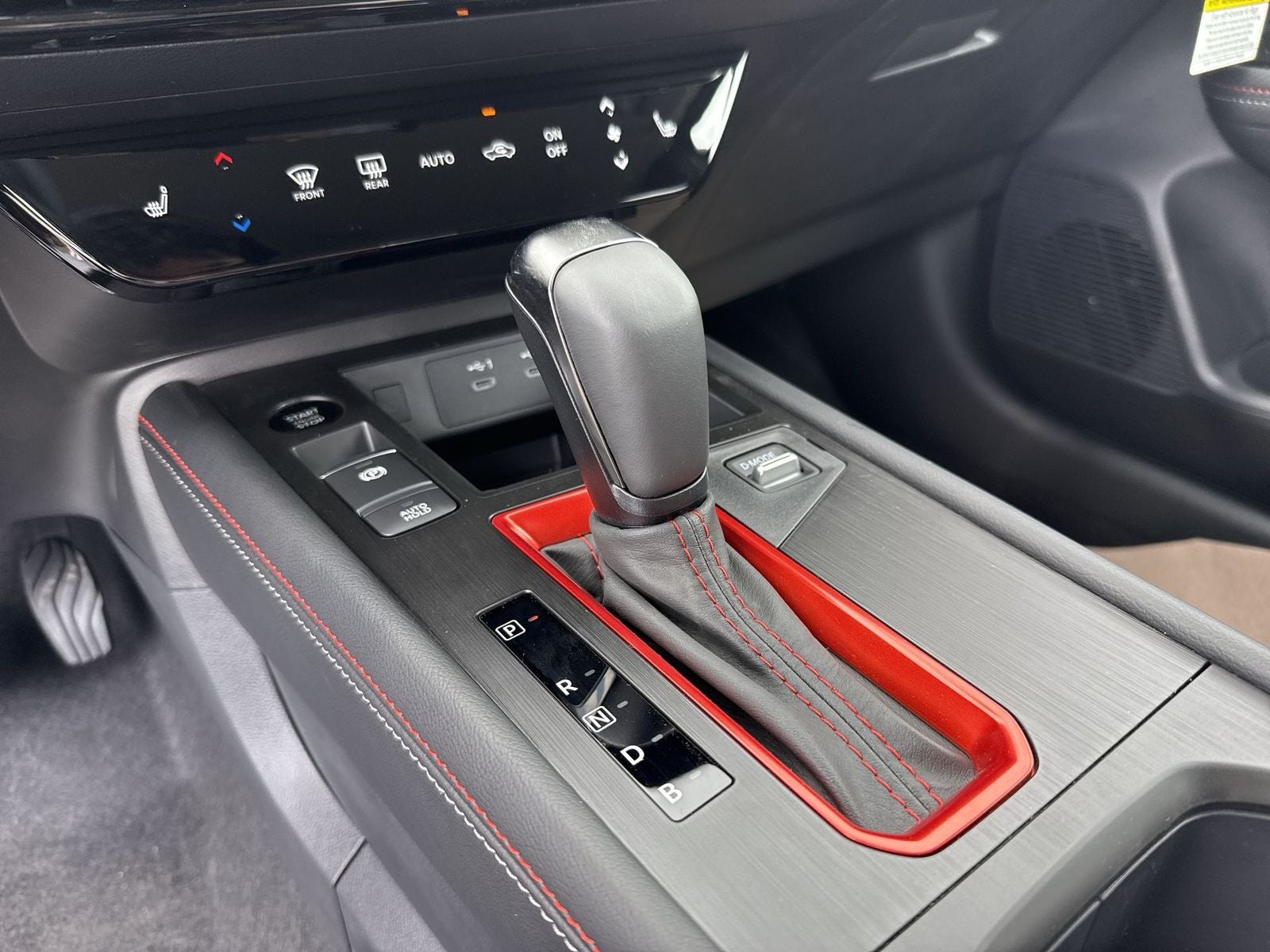 2026 Nissan Kicks SR AWD Cold Weather Package