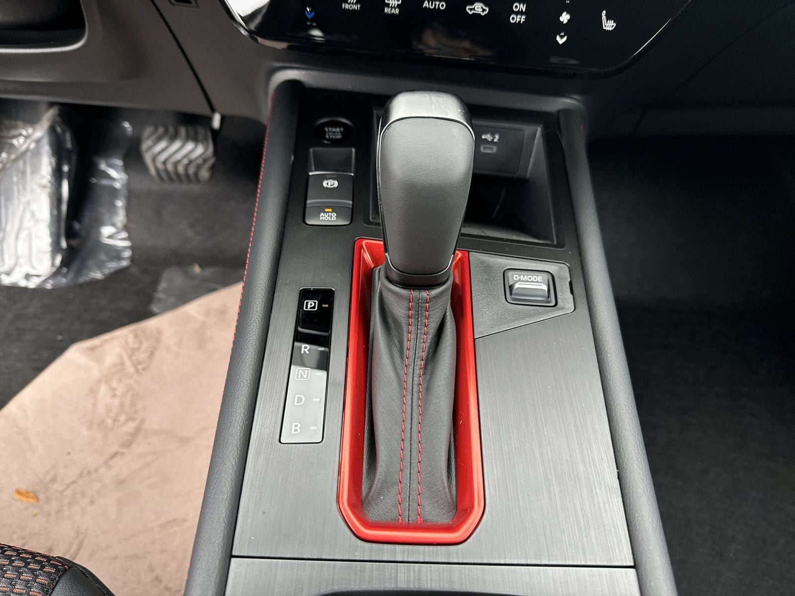 2026 Nissan Kicks SR AWD Cold Weather Package