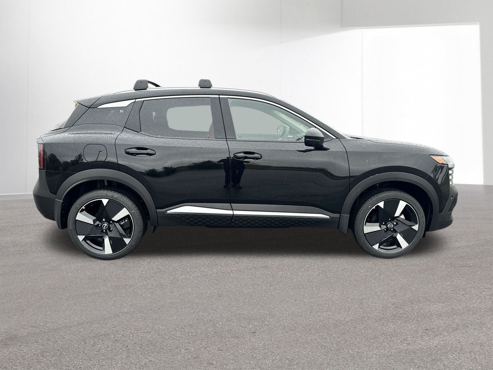 2026 Nissan Kicks SR AWD Cold Weather Package