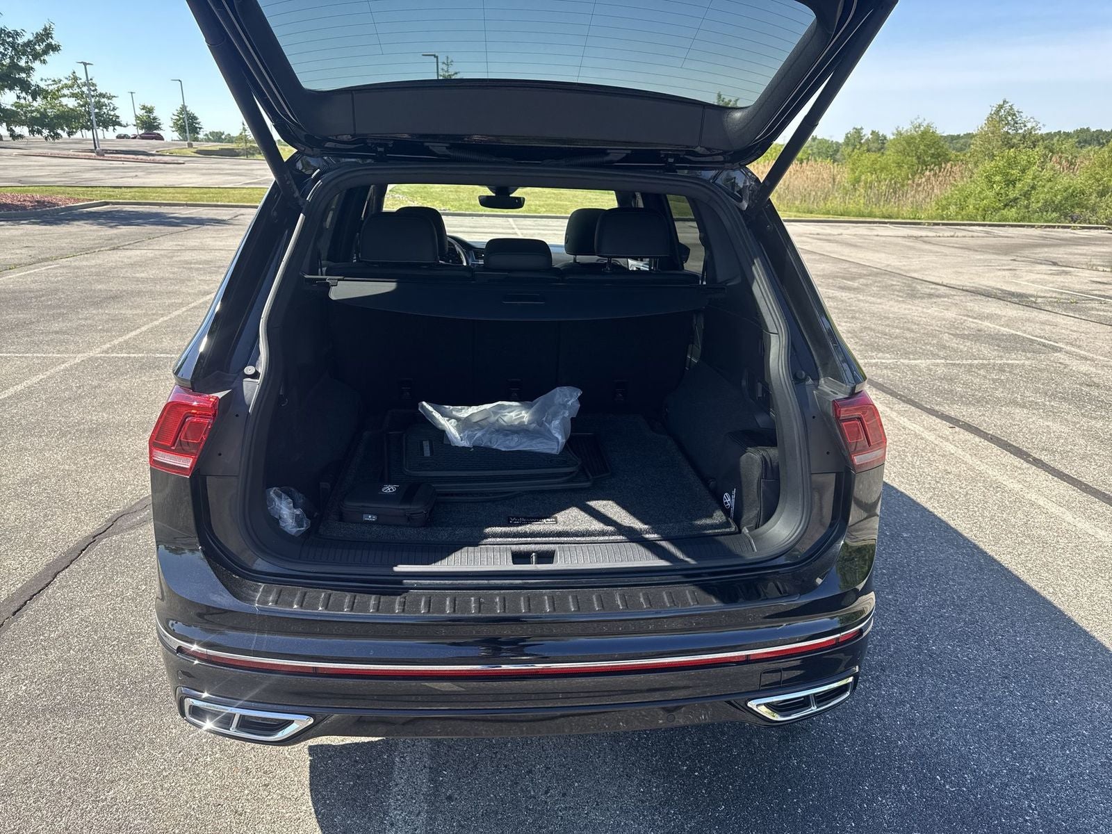 2023 Volkswagen Tiguan 2.0T SEL R-Line