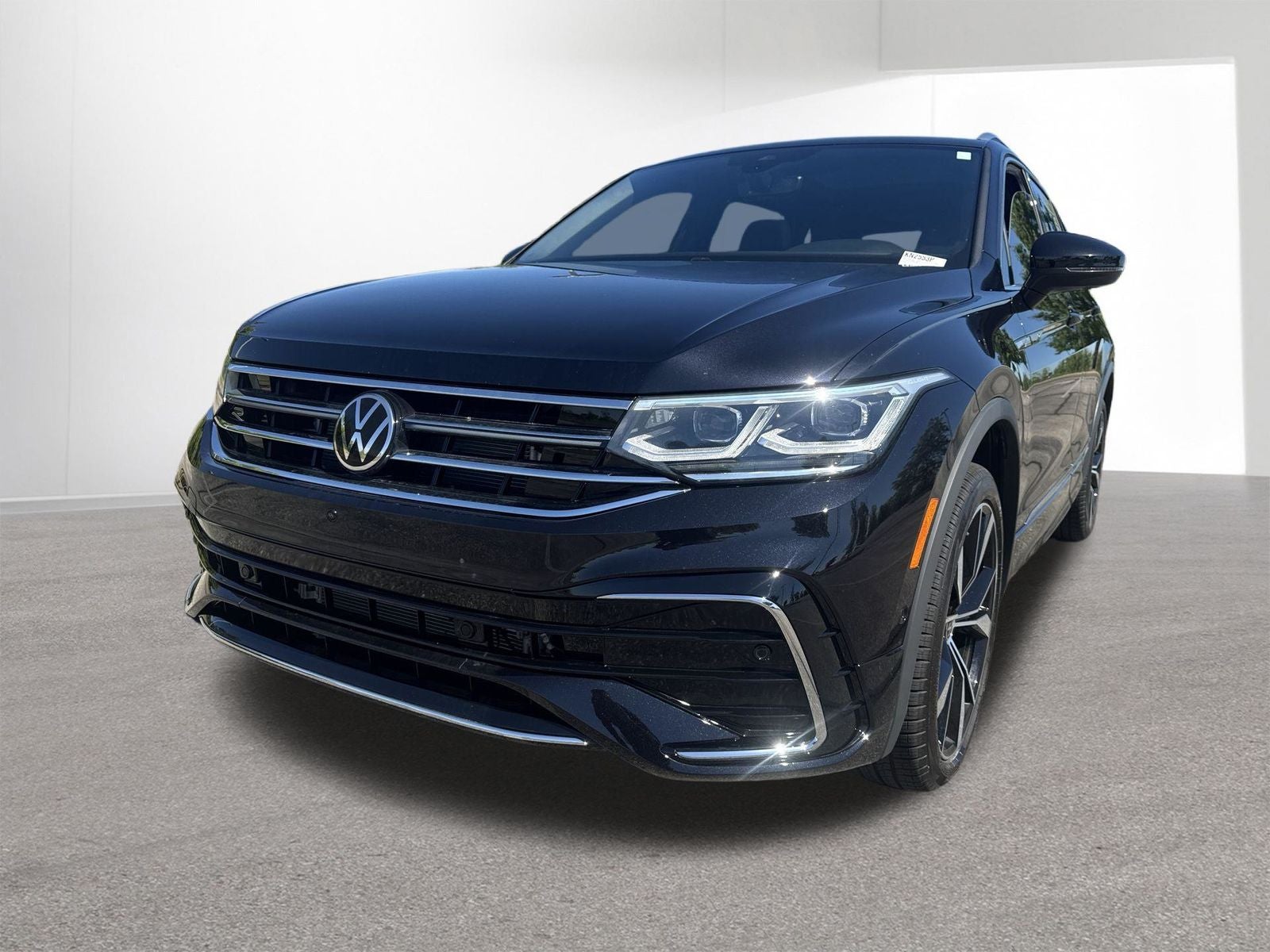 2023 Volkswagen Tiguan 2.0T SEL R-Line