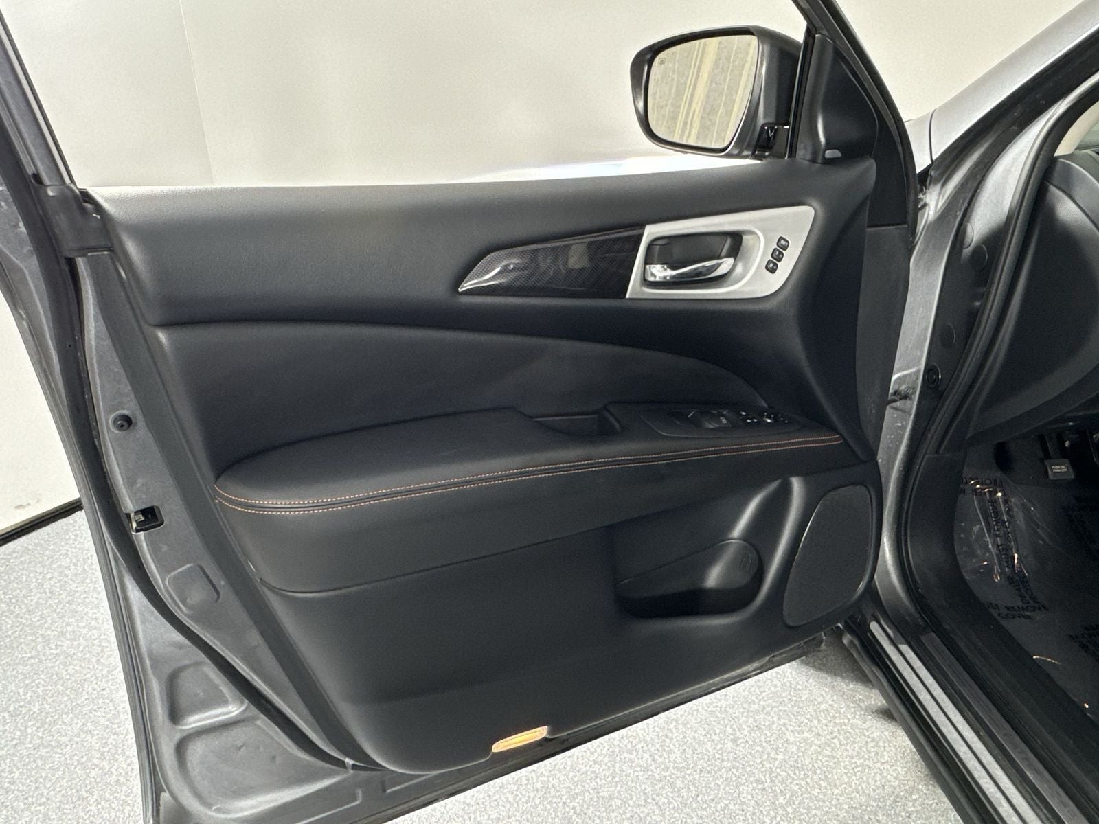 2020 Nissan Pathfinder SL Premium Package