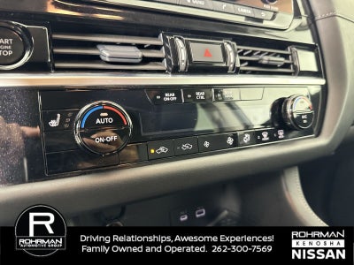 2025 Nissan Pathfinder SV