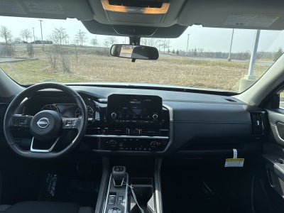 2025 Nissan Pathfinder SV 4WD