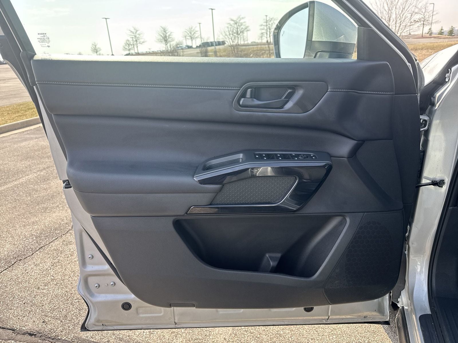 2025 Nissan Pathfinder SV 4WD