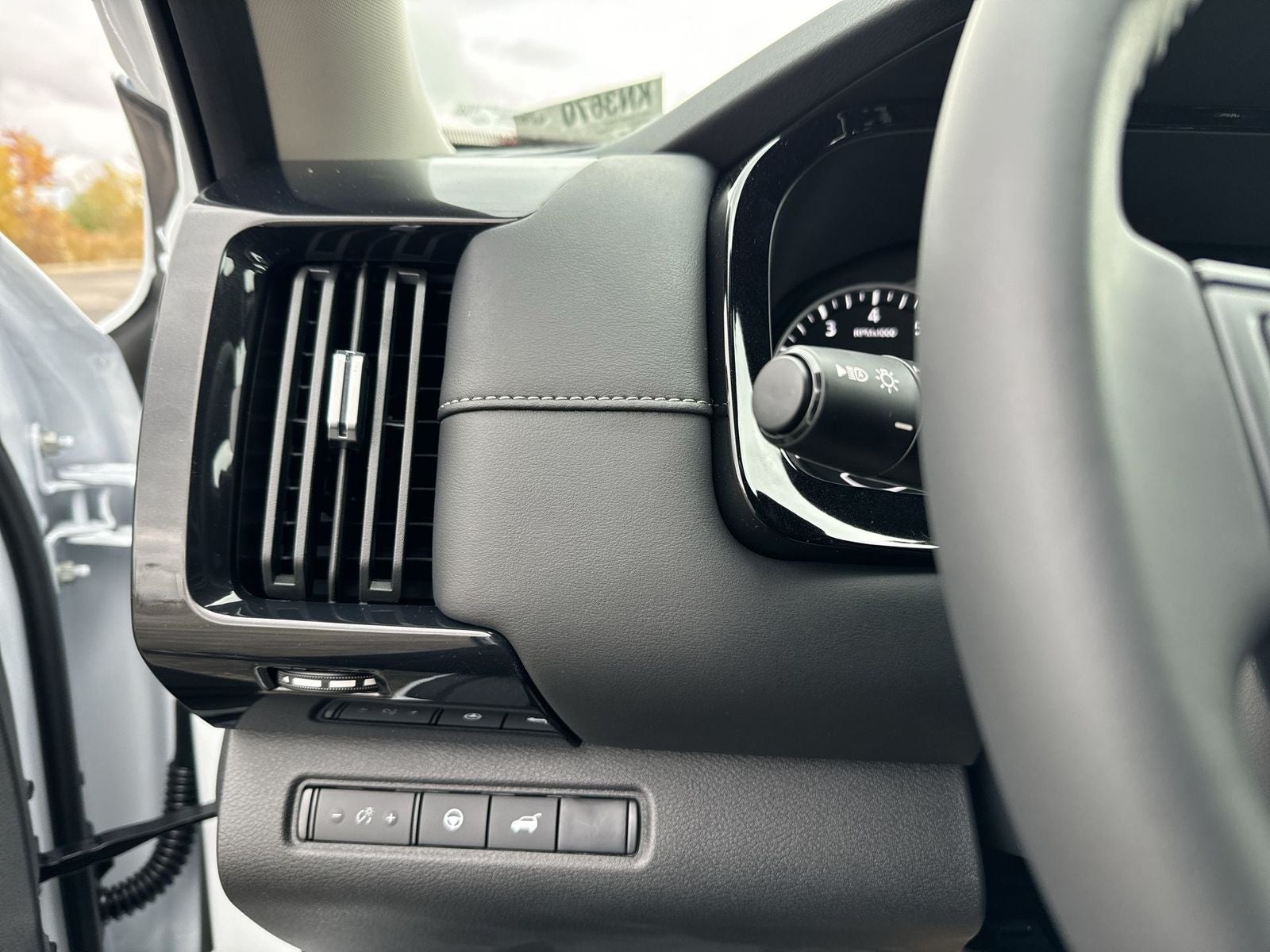 2025 Nissan Pathfinder SV Black Appearance Package