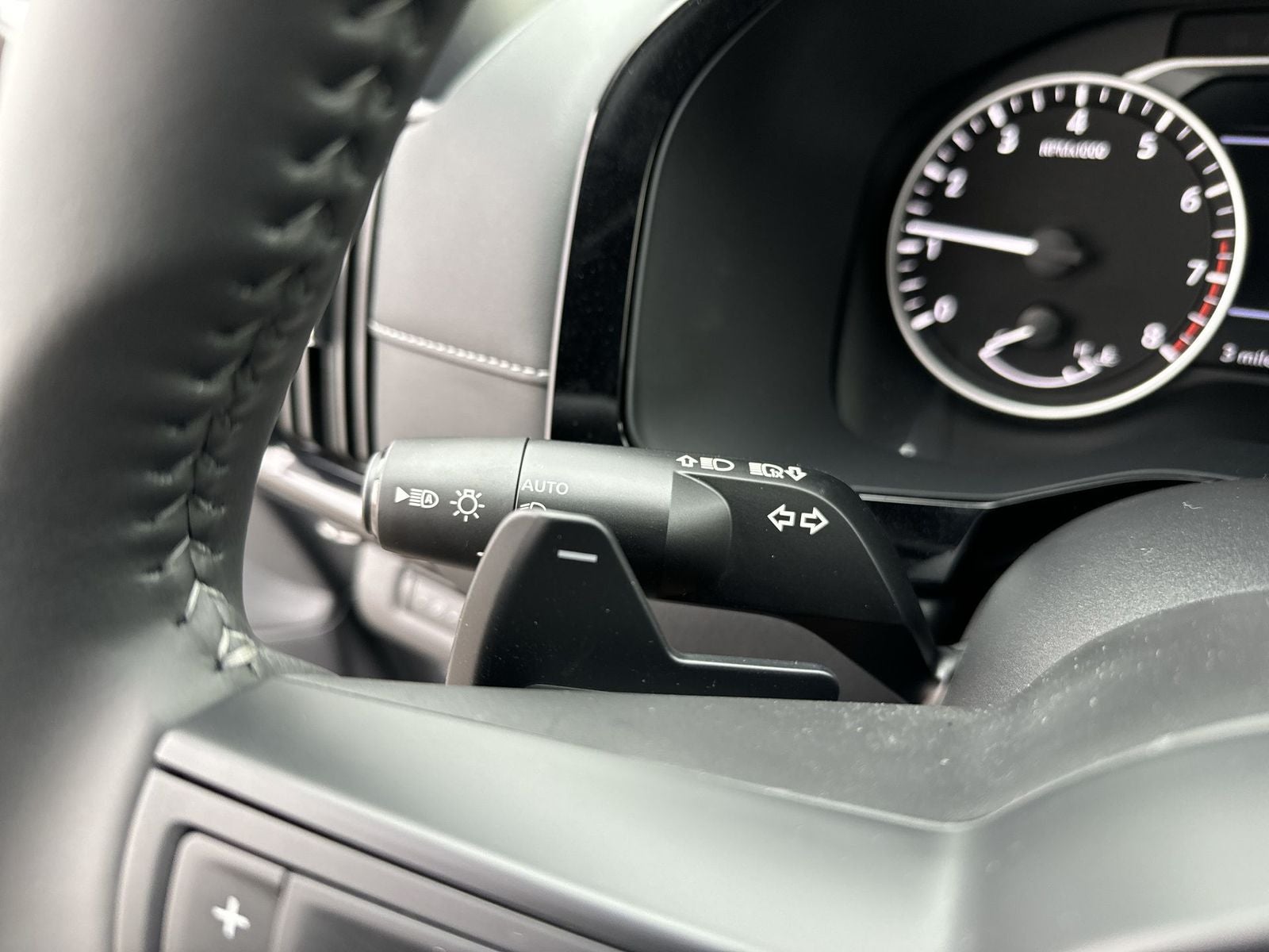 2025 Nissan Pathfinder SV Black Appearance Package