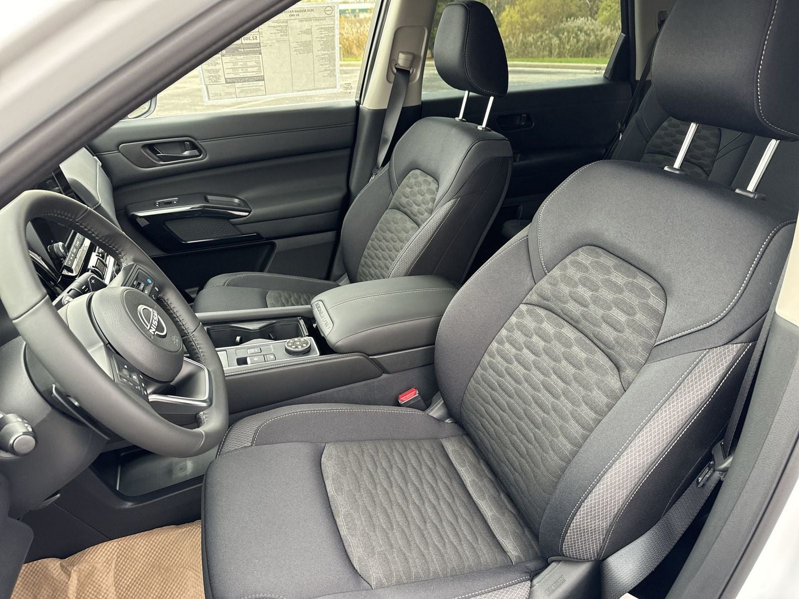 2025 Nissan Pathfinder SV Black Appearance Package