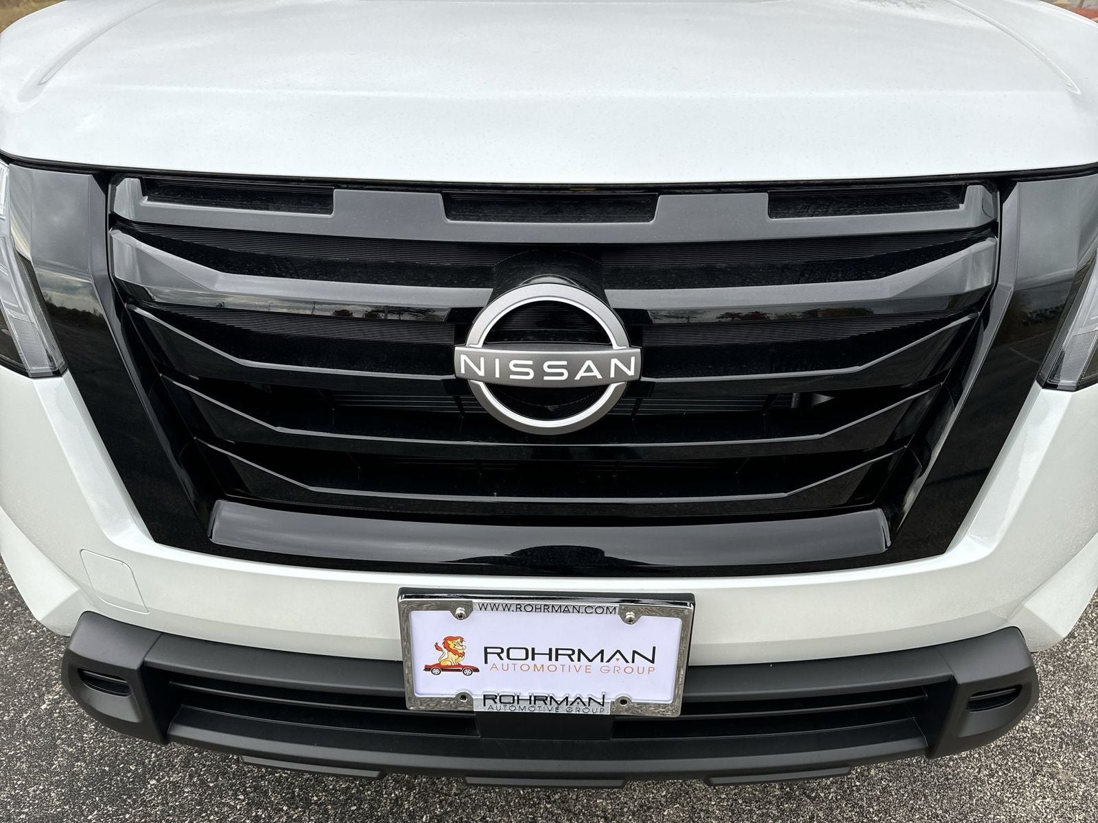 2025 Nissan Pathfinder SV Black Appearance Package