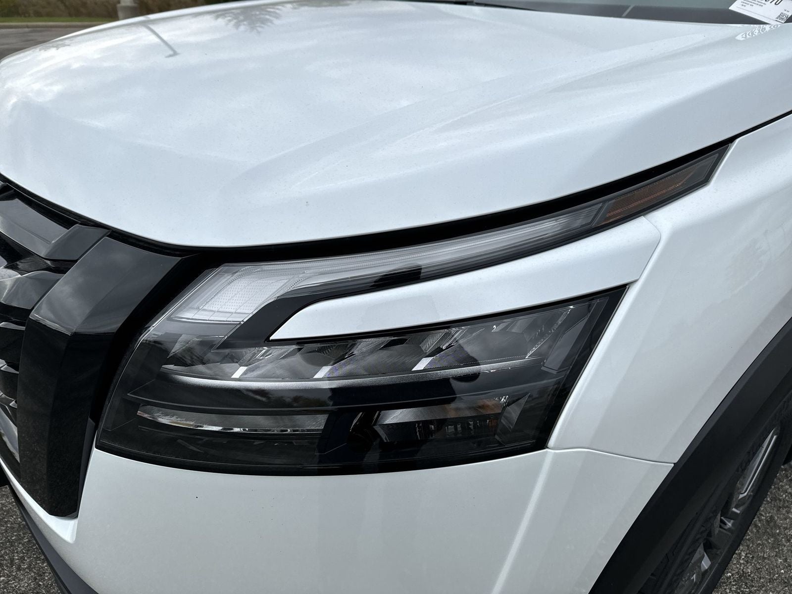 2025 Nissan Pathfinder SV Black Appearance Package