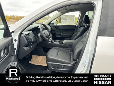 2025 Nissan Pathfinder SV Black Appearance Package