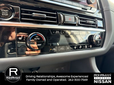 2025 Nissan Pathfinder SV Black Appearance package