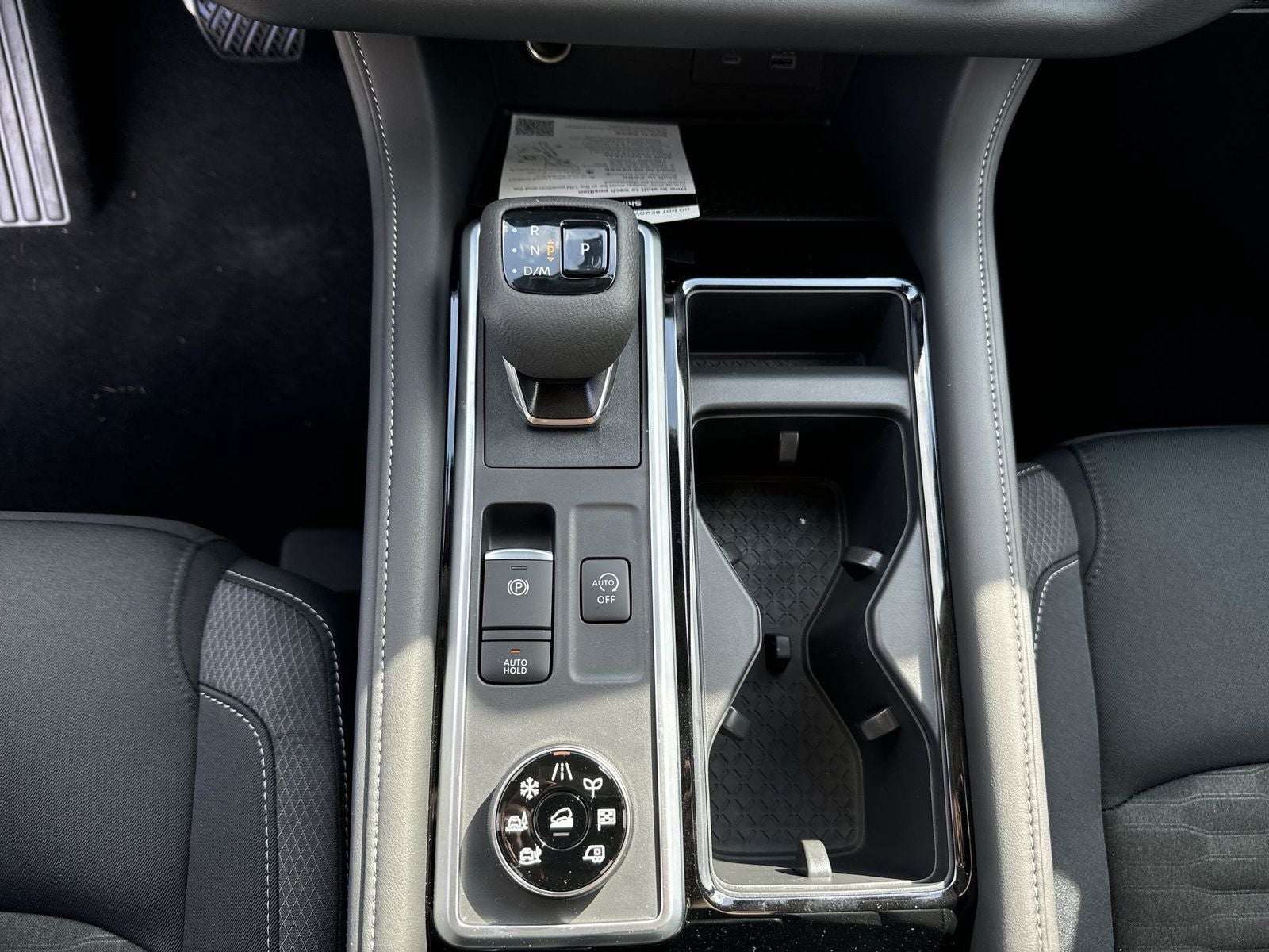 2025 Nissan Pathfinder SV Black Appearance package