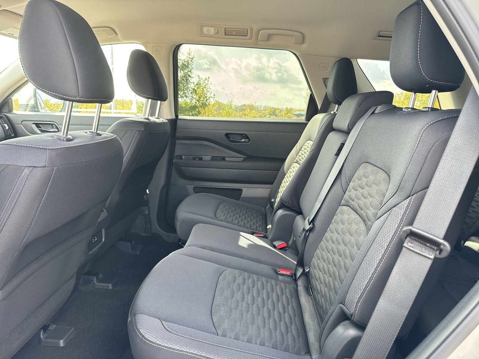 2025 Nissan Pathfinder SV Black Appearance package