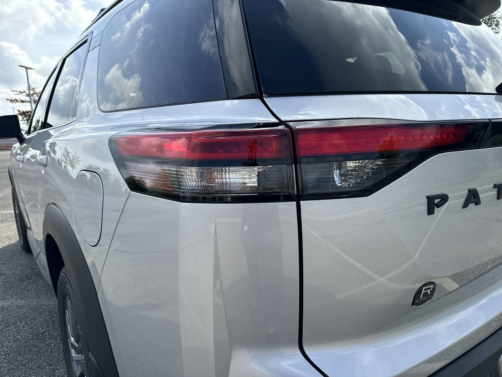 2025 Nissan Pathfinder SV Black Appearance package