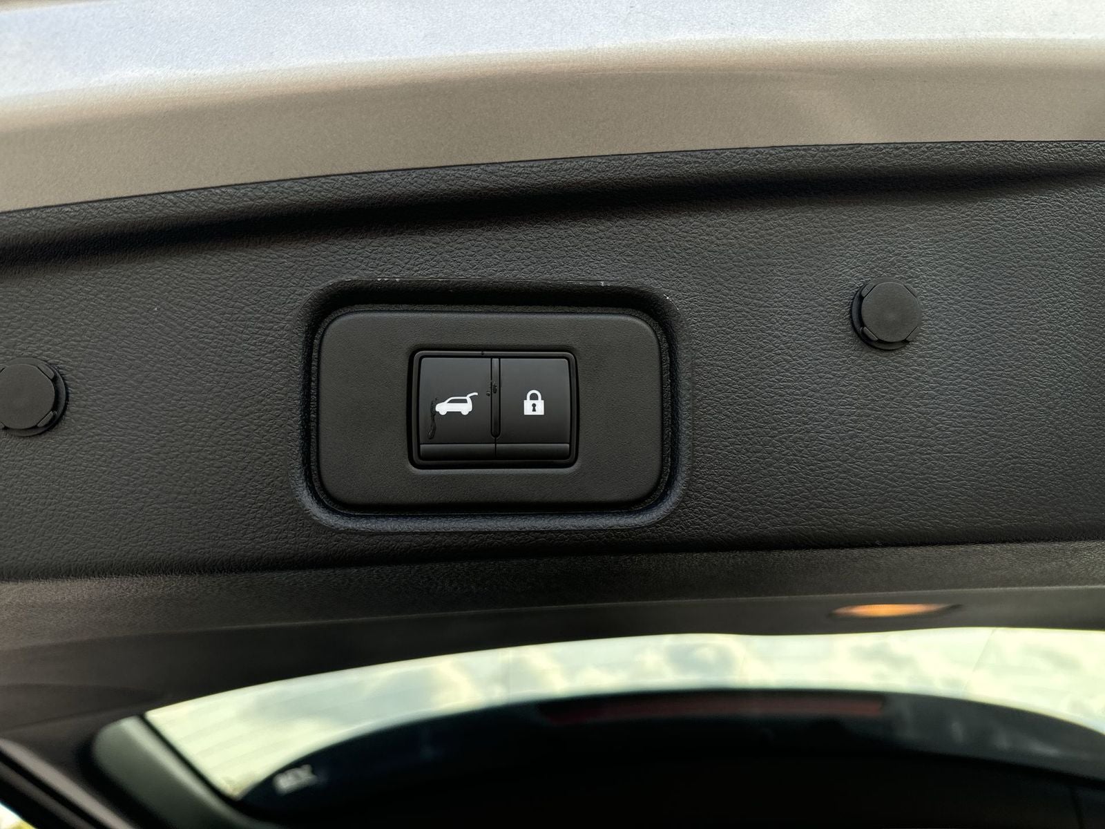 2025 Nissan Pathfinder SV Black Appearance package