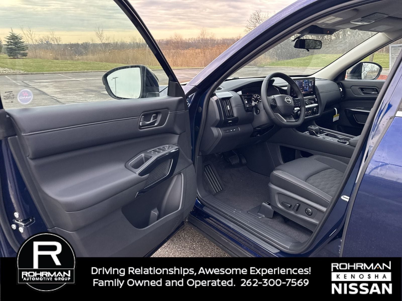 2026 Nissan Pathfinder SV