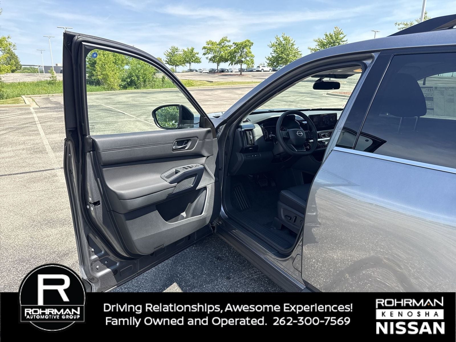 2026 Nissan Pathfinder SV