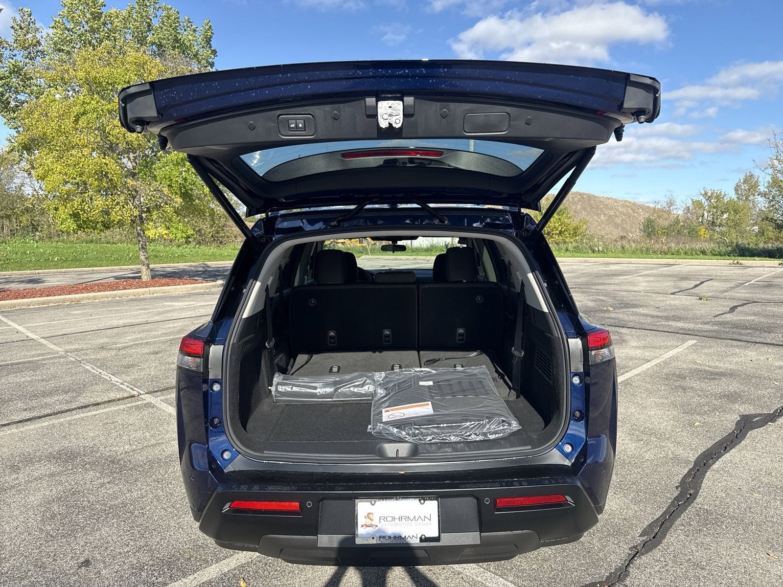 2026 Nissan Pathfinder SV
