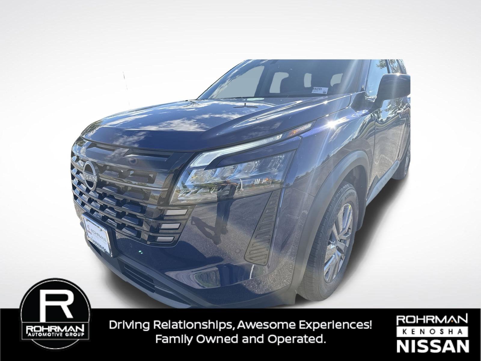 2026 Nissan Pathfinder SV