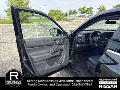 2026 Nissan Pathfinder SV