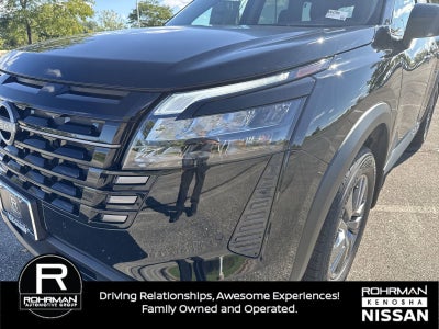 2026 Nissan Pathfinder SV