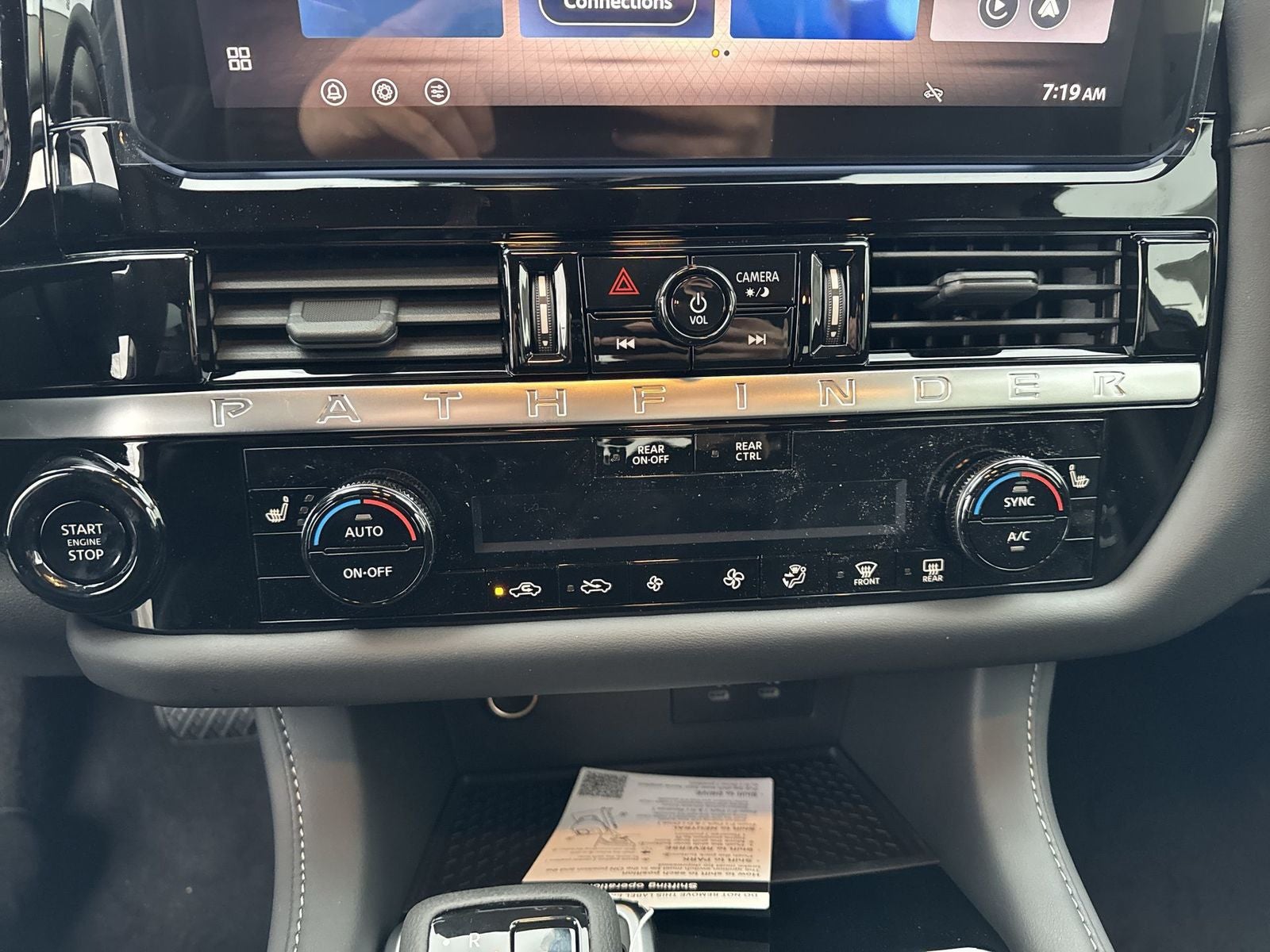 2026 Nissan Pathfinder SV