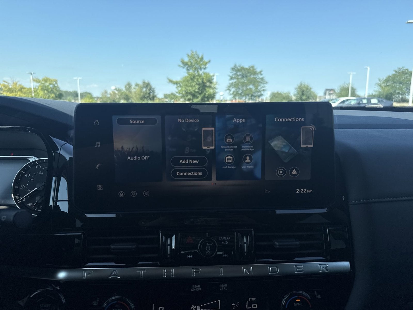 2026 Nissan Pathfinder SV