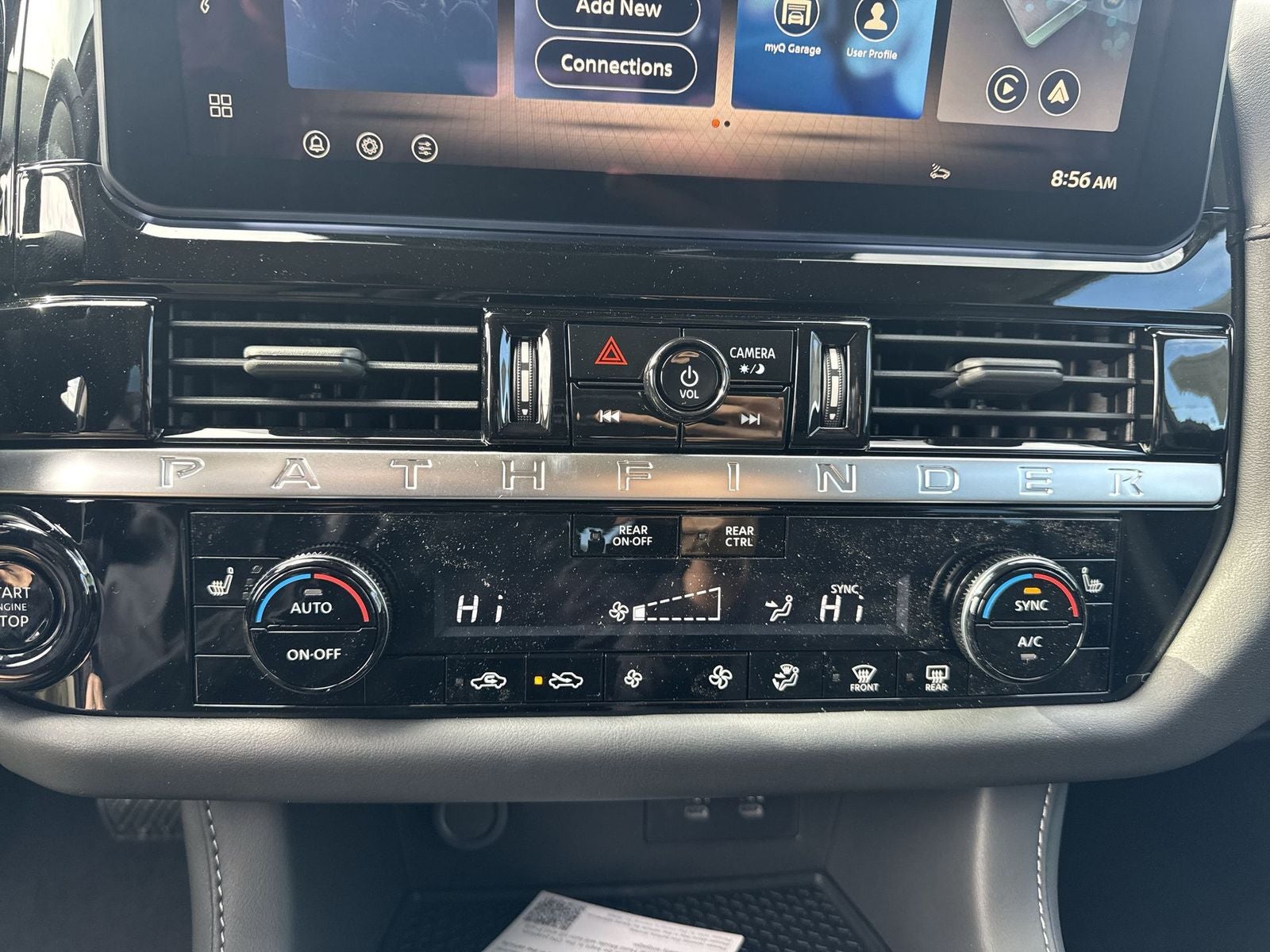 2026 Nissan Pathfinder SV