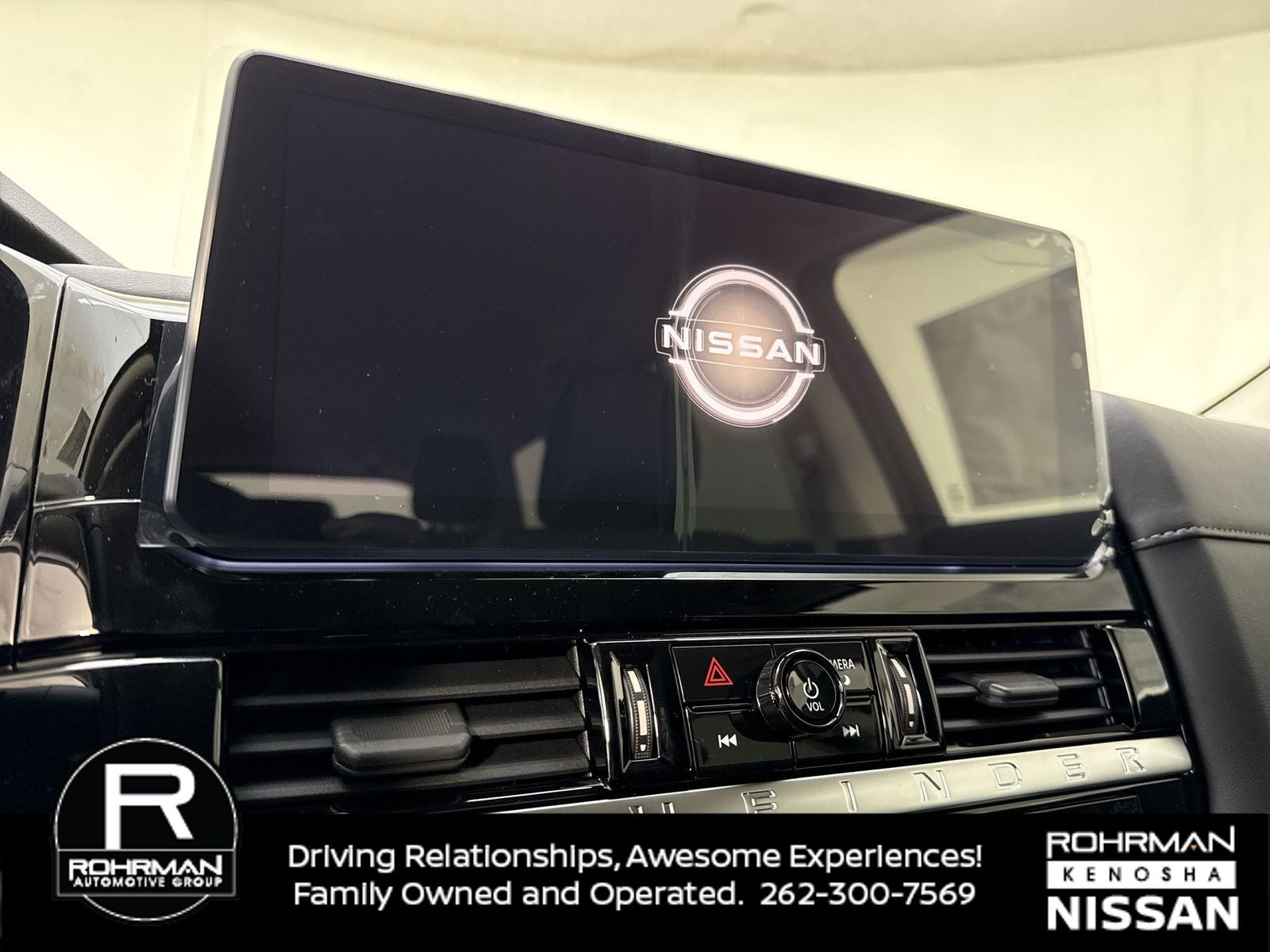 2026 Nissan Pathfinder SV