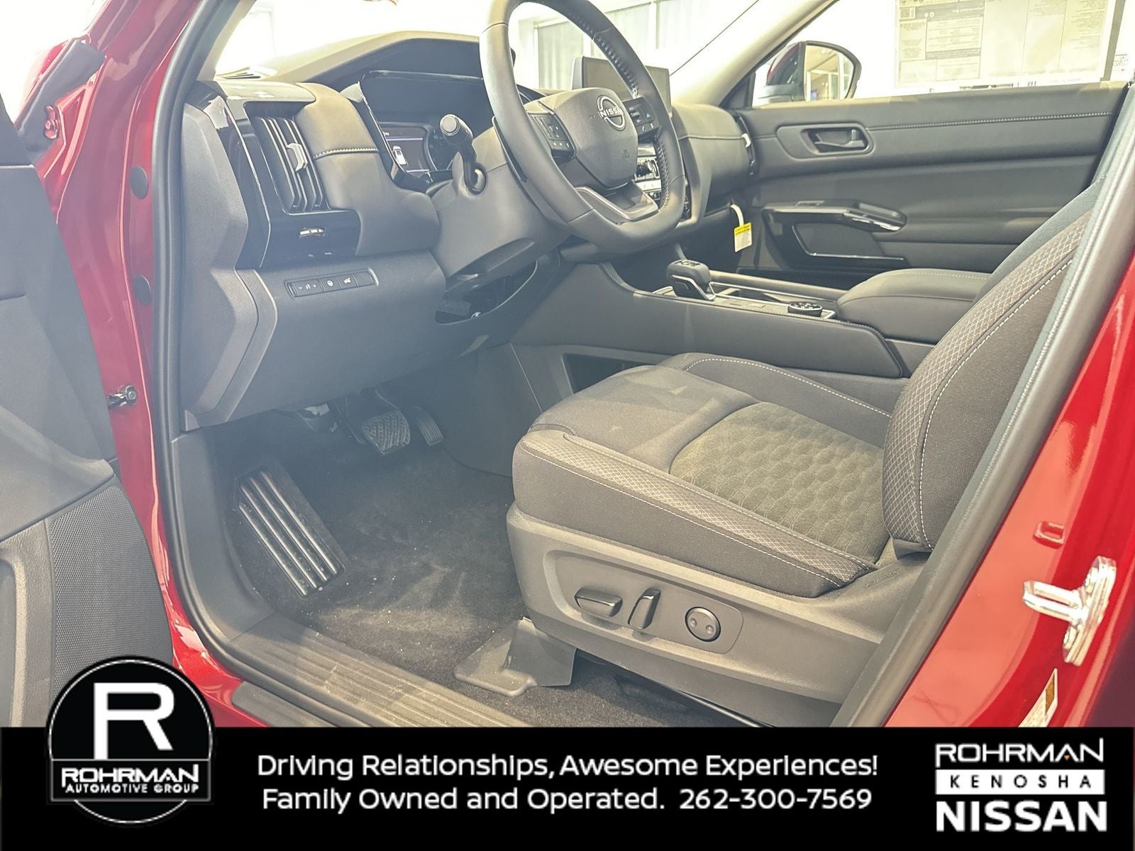 2026 Nissan Pathfinder SV