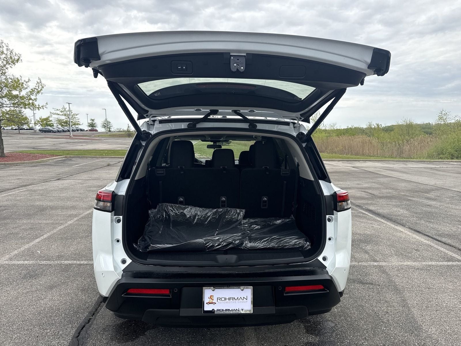 2026 Nissan Pathfinder SV