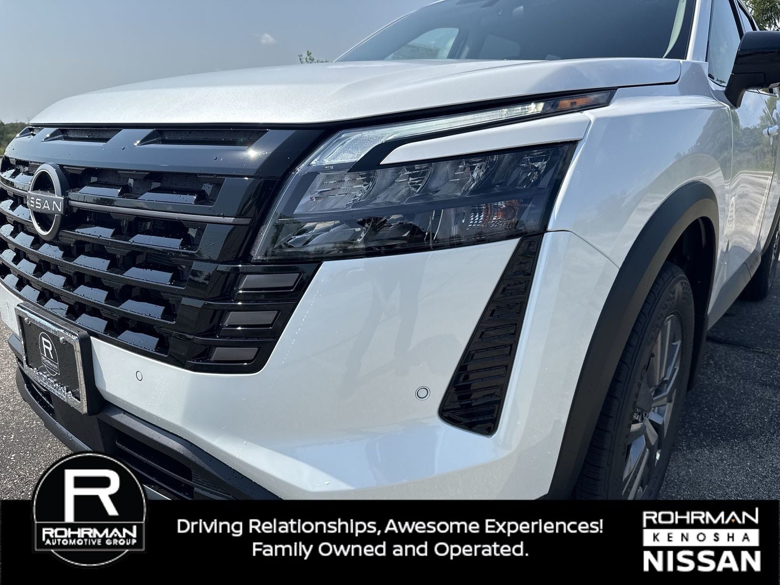 2026 Nissan Pathfinder SV