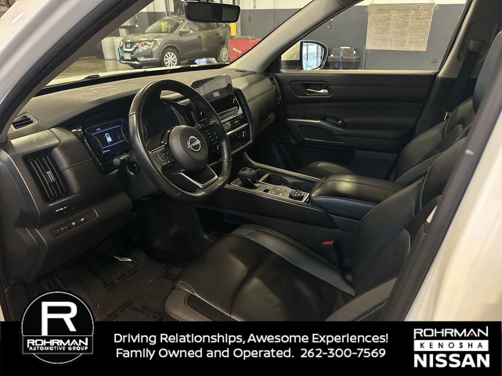 2024 Nissan Pathfinder SL