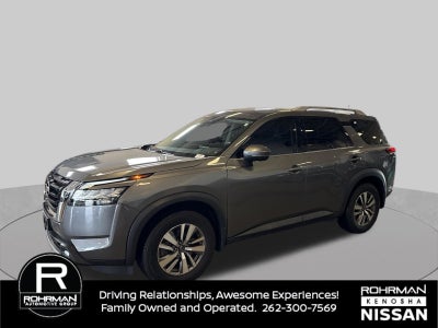 2022 Nissan Pathfinder SL