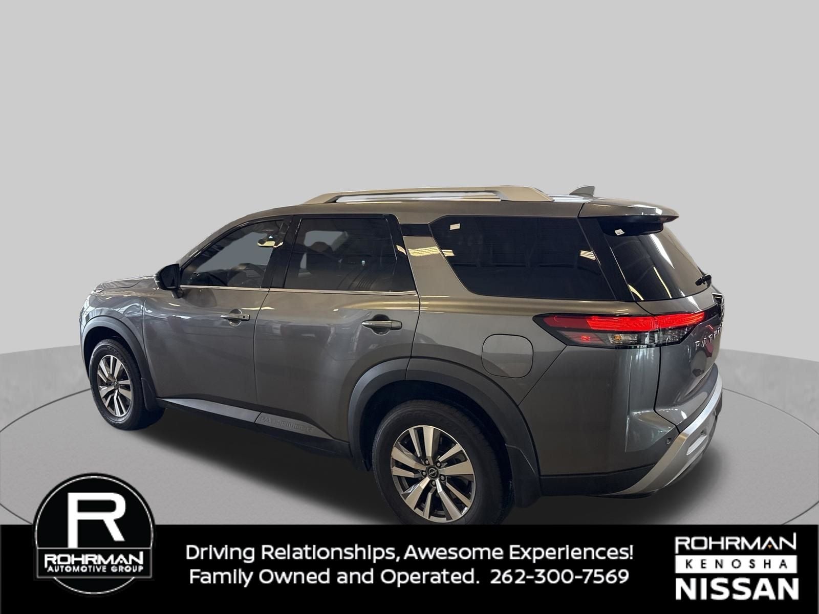 2022 Nissan Pathfinder SL