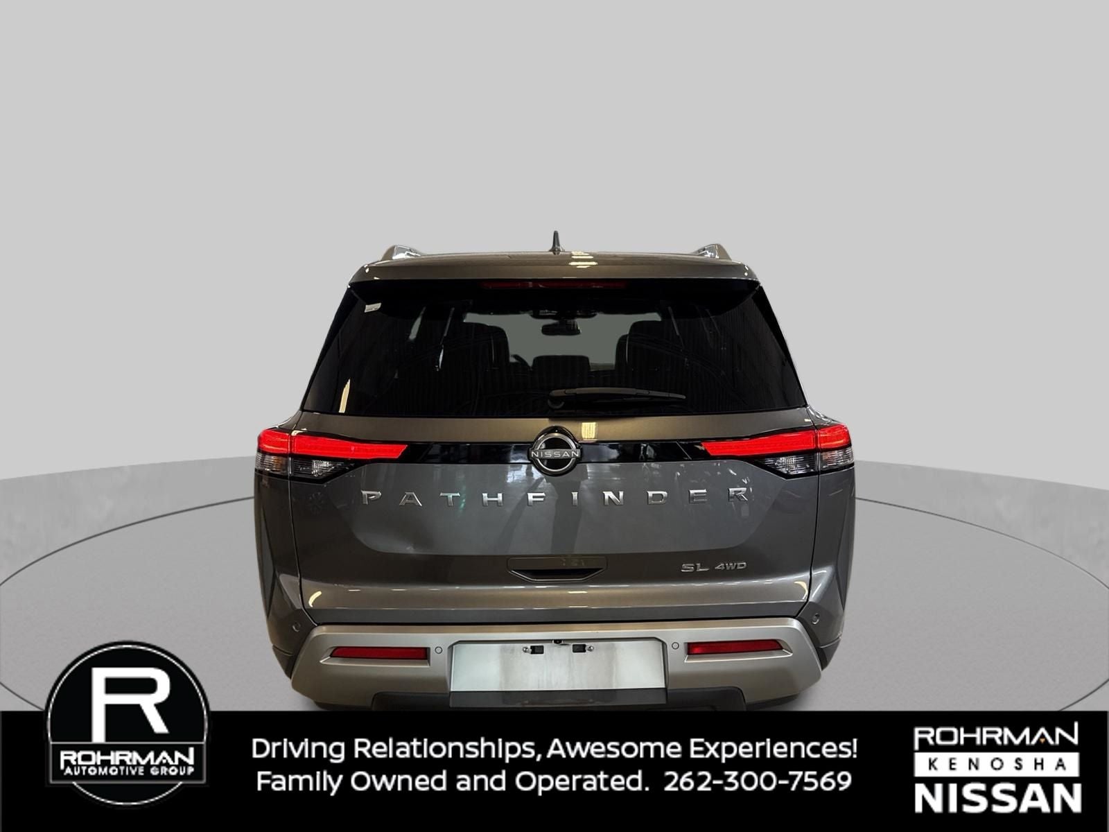 2022 Nissan Pathfinder SL