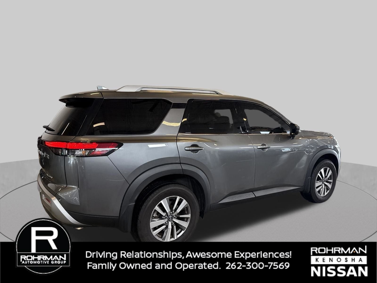 2022 Nissan Pathfinder SL