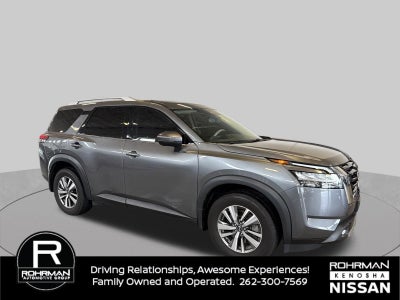 2022 Nissan Pathfinder SL