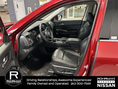 2024 Nissan Pathfinder SL