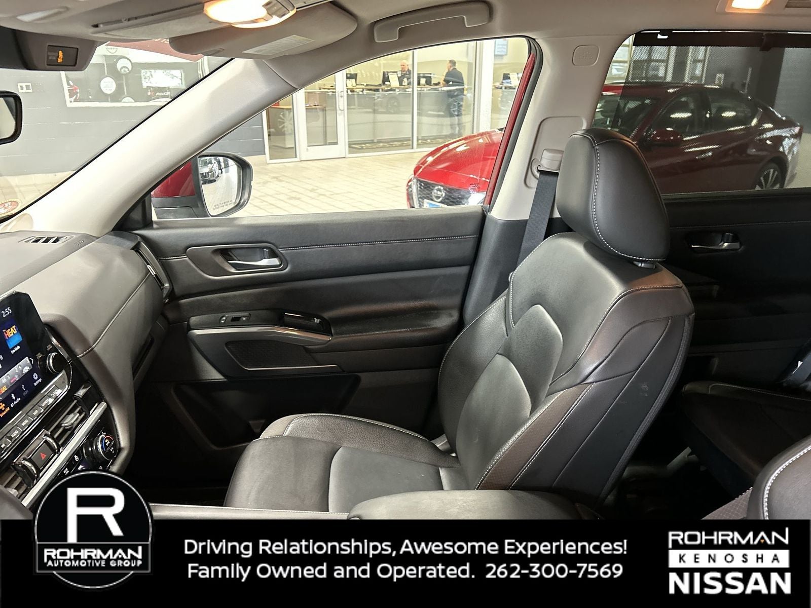 2024 Nissan Pathfinder SL