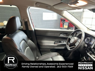 2024 Nissan Pathfinder SL