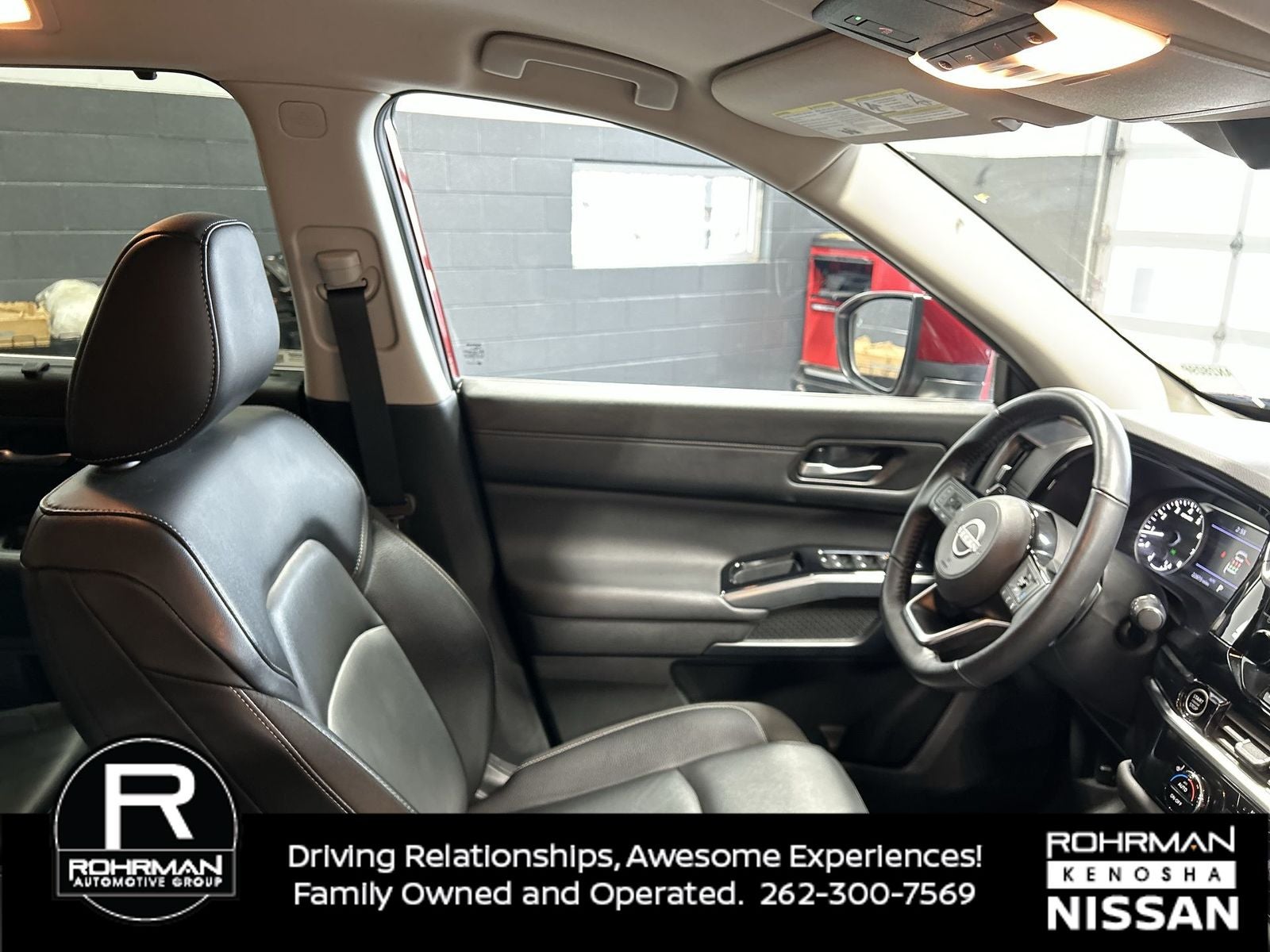 2024 Nissan Pathfinder SL