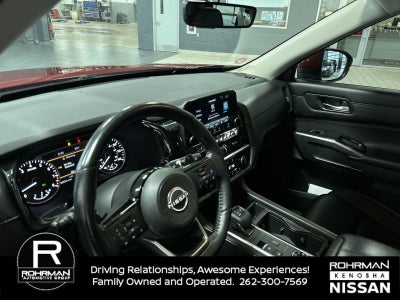 2023 Nissan Pathfinder SL