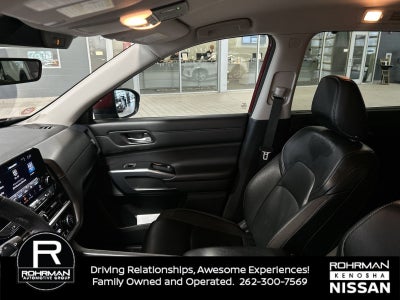 2023 Nissan Pathfinder SL