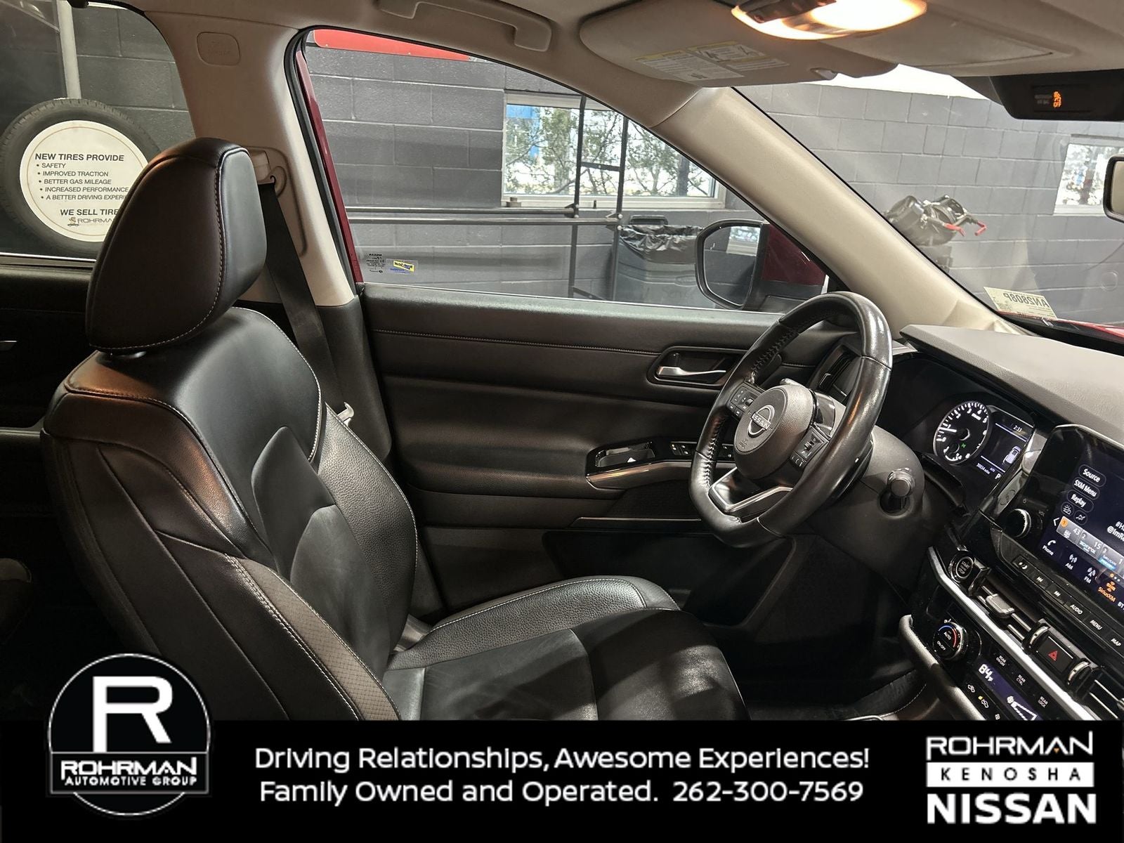 2023 Nissan Pathfinder SL